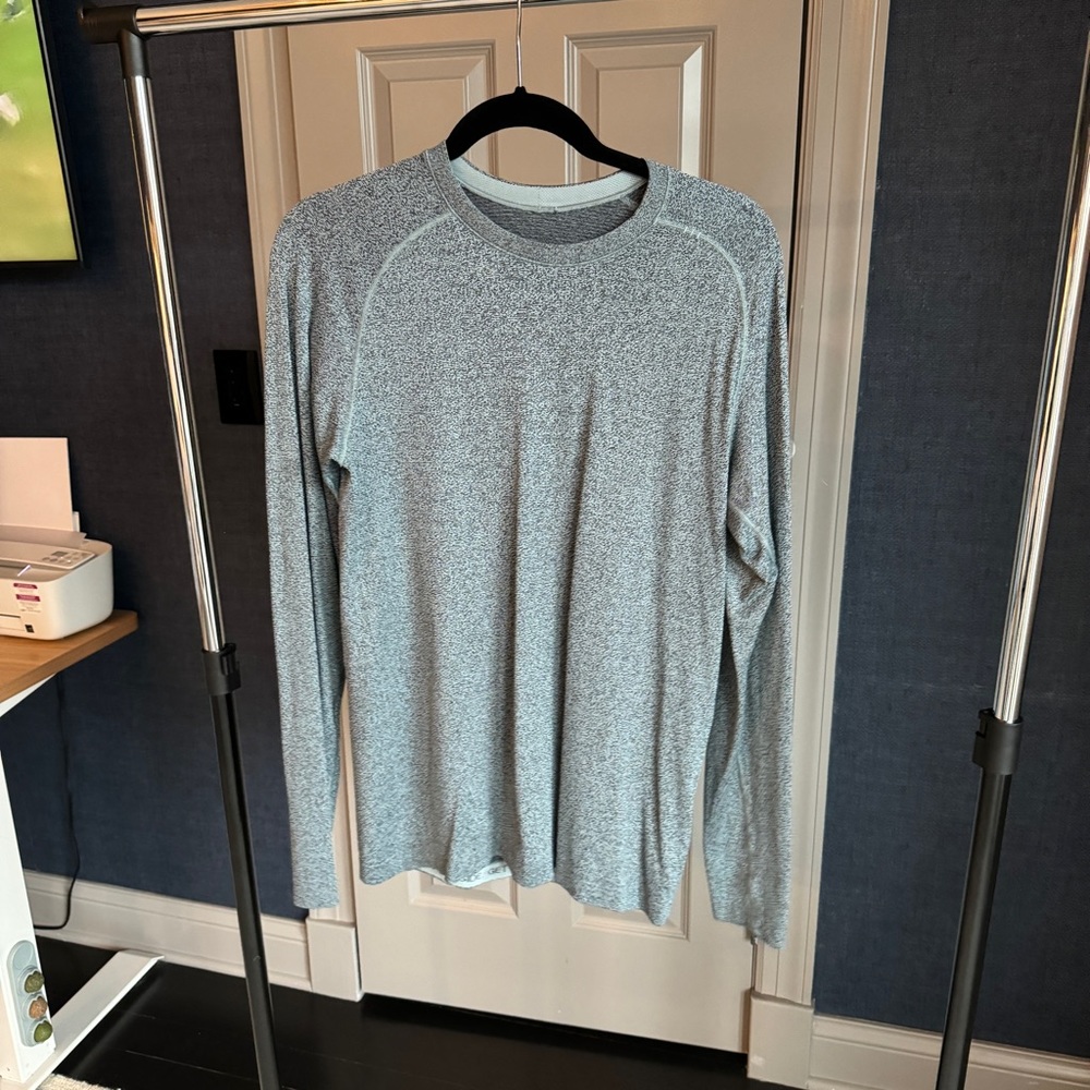 Men’s Lululemon jersey long sleeve shirt